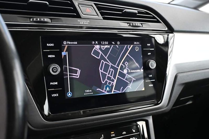 Volkswagen Touran (2023) 2.0 LED DSG ACC Tažné COMFORTL - fotka 16 z 32