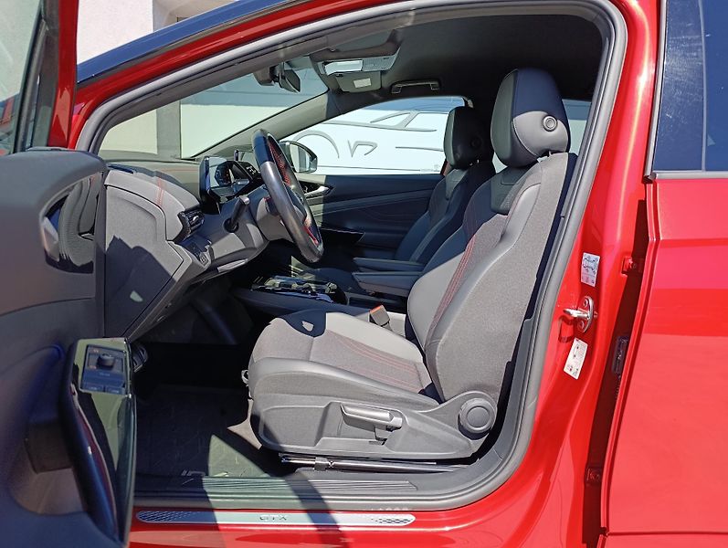 Volkswagen ID.4 GTX 220kW 4MOTION 82kWh - fotka 11 z 32