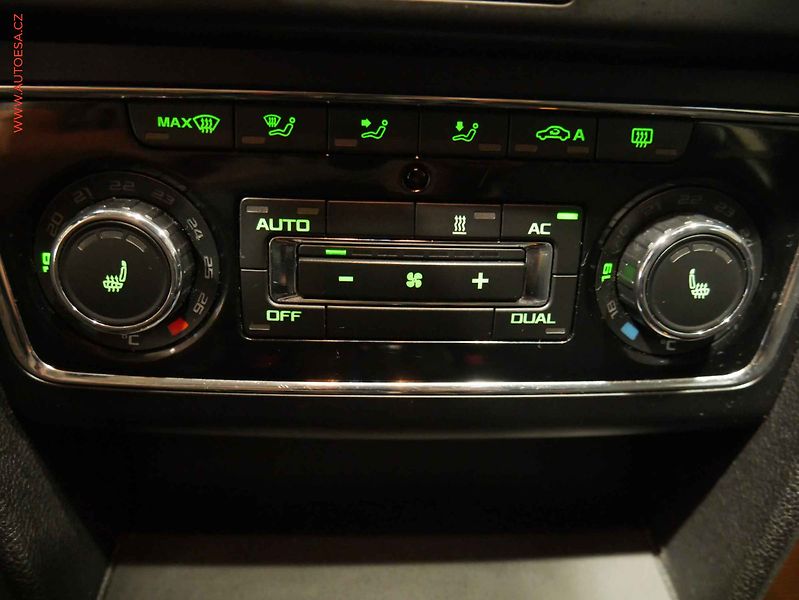 Škoda Superb (2009) 2.0 TDi 4x4, ČR, Bixenon - fotka 14 z 20