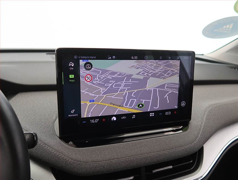 Škoda Enyaq (2023) 60 (62 kWh), SoH 92% - fotka 16 z 28