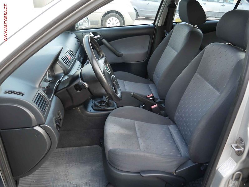 Škoda Octavia (2007) 1.6i, ČR, servis.kniha - fotka 9 z 16