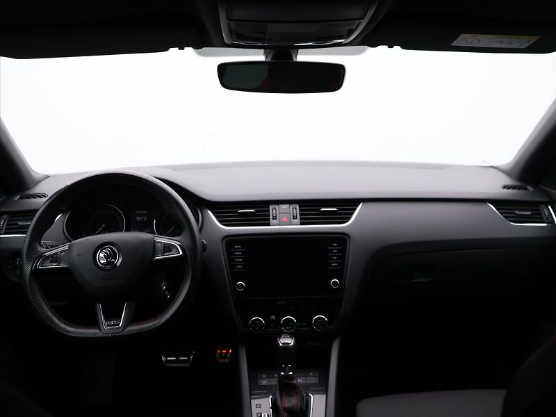 Škoda Octavia 2,0 TDI 135kW CZ Challenge DSG - fotka 21 z 28