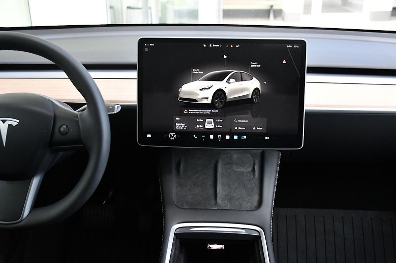 Tesla Model Y LONG RANGE DUAL REZERVACE - fotka 7 z 38