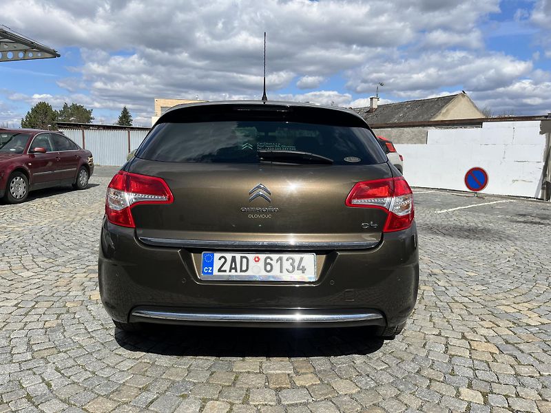 Citroën C4 (2011) 1.6 HDI 90k Collection Euro 5 - fotka 4 z 17