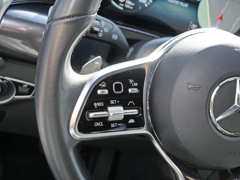 Mercedes-Benz EQC 400 4M Electric Art HuD Distro - fotka 13 z 15