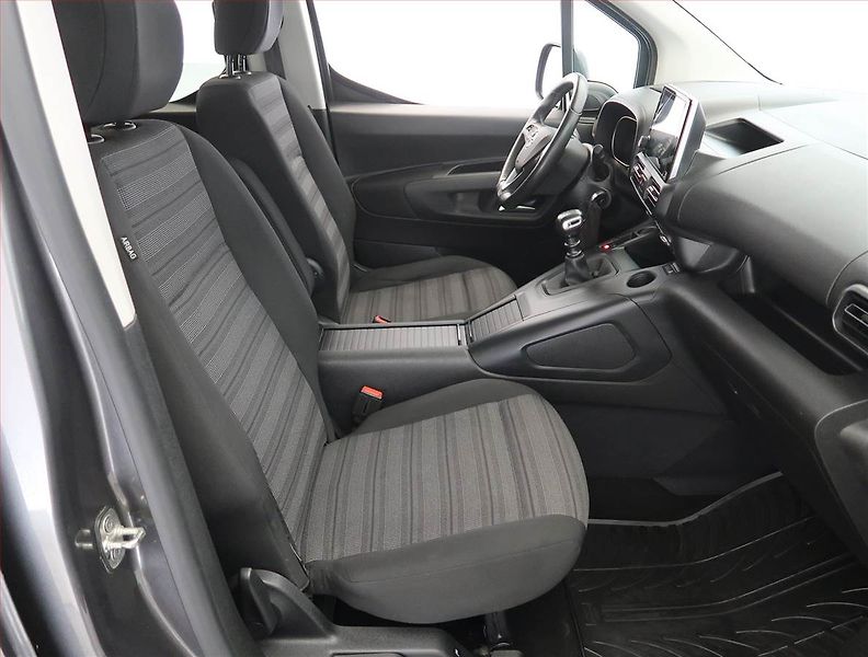 Opel Combo (2019) Enjoy 1.2 Turbo, 7Míst, 1Maj - fotka 9 z 22