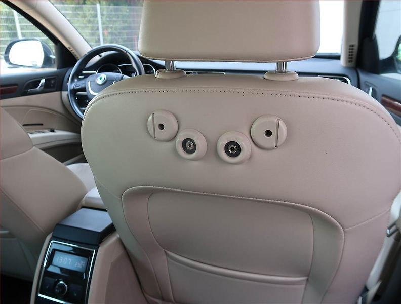 Škoda Superb (2012) 2.0 TDI, Automat, Navi, Xenony - fotka 21 z 22
