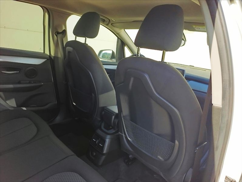 BMW Řada 2 1,5 216d Automat Navi Tempomat - fotka 24 z 36