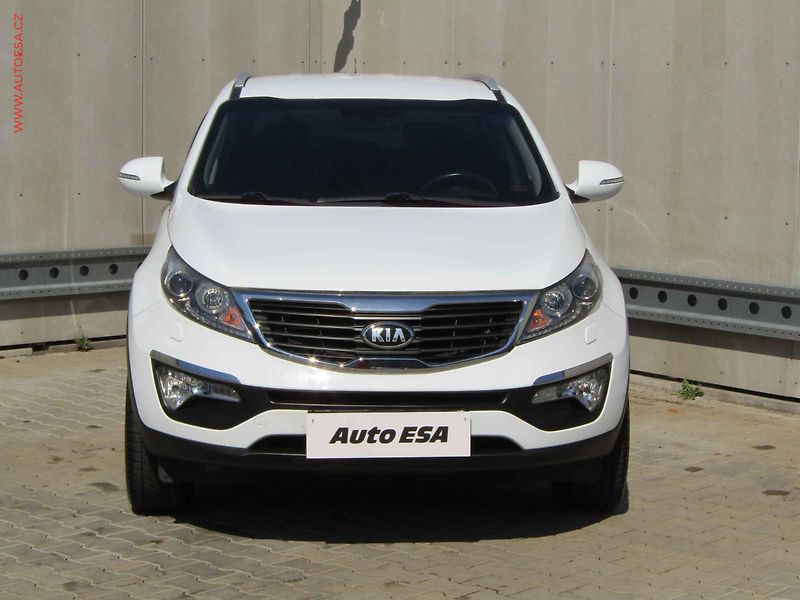 Kia Sportage (2012) 1.6 GDi, xenon, AC - fotka 2 z 21