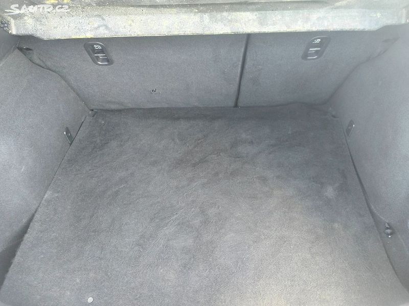 Mazda 3 2,0i,KRÁSNÁ,70KM,SERVISKA,1MAJ - fotka 6 z 25