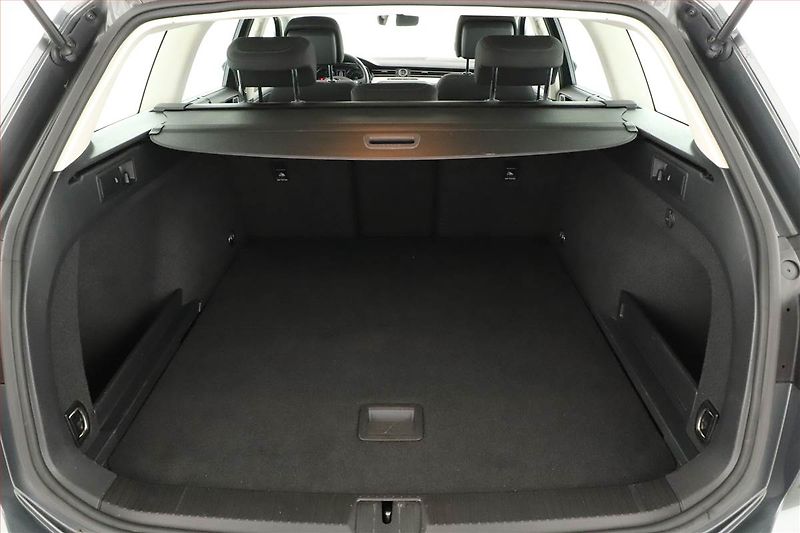 Volkswagen Passat (2016) 1.6 TDI, Navi, Tempomat - fotka 11 z 15