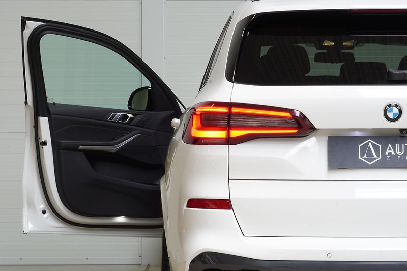 BMW X5 Xdrive30d,M-paket,DPH,HUD - fotka 12 z 42