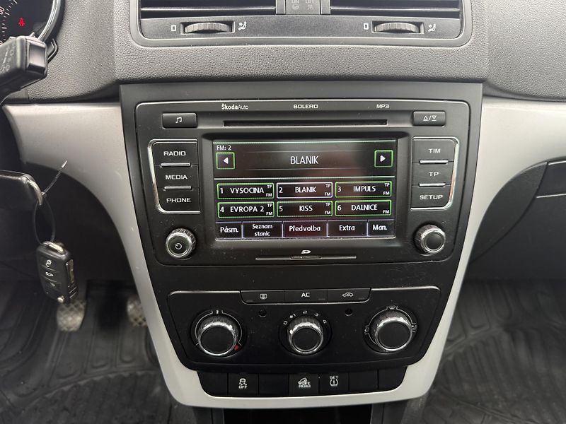 Škoda Yeti 2,0TDI 4x4 TAŽNÉ Odpočet DPH - fotka 16 z 19