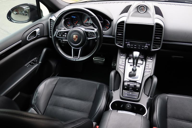 Porsche Cayenne S DIESEL 4.2 V8 283kW 4X4 DPH - fotka 38 z 50