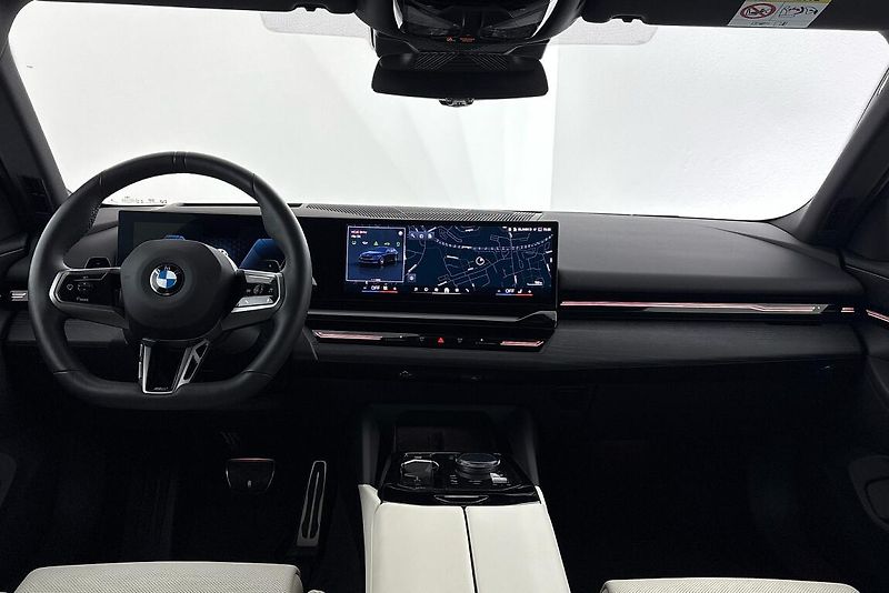 BMW Řada 5 540d xDrive Touring - fotka 7 z 20