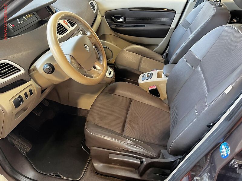 Renault Grand Scénic (2009) 2.0 dCi 7míst, ČR, AT, xenon - fotka 9 z 19