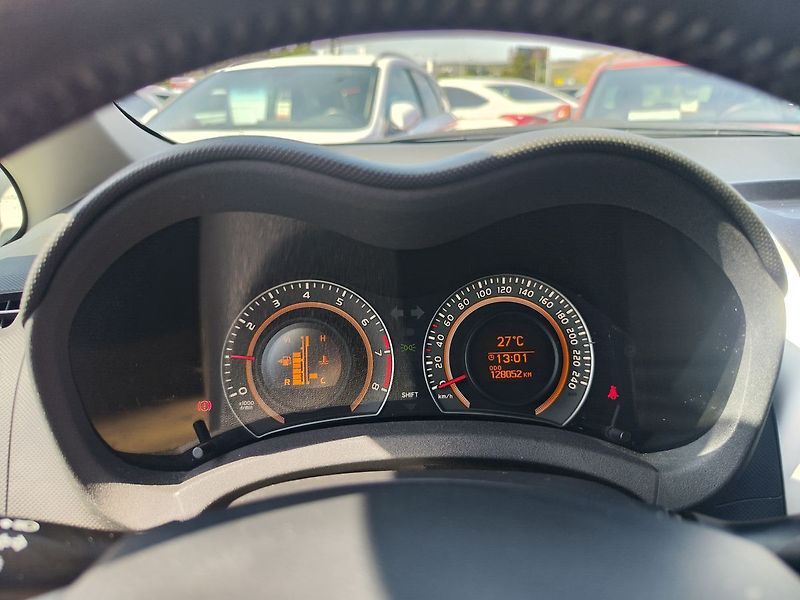 Toyota Auris 1.6 Valvematic/97kW Terra Cool - fotka 13 z 22