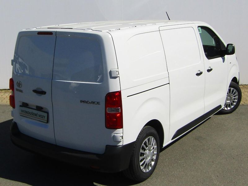 Toyota ProAce (2023) 1,5 D-4D 88 KW - fotka 10 z 26