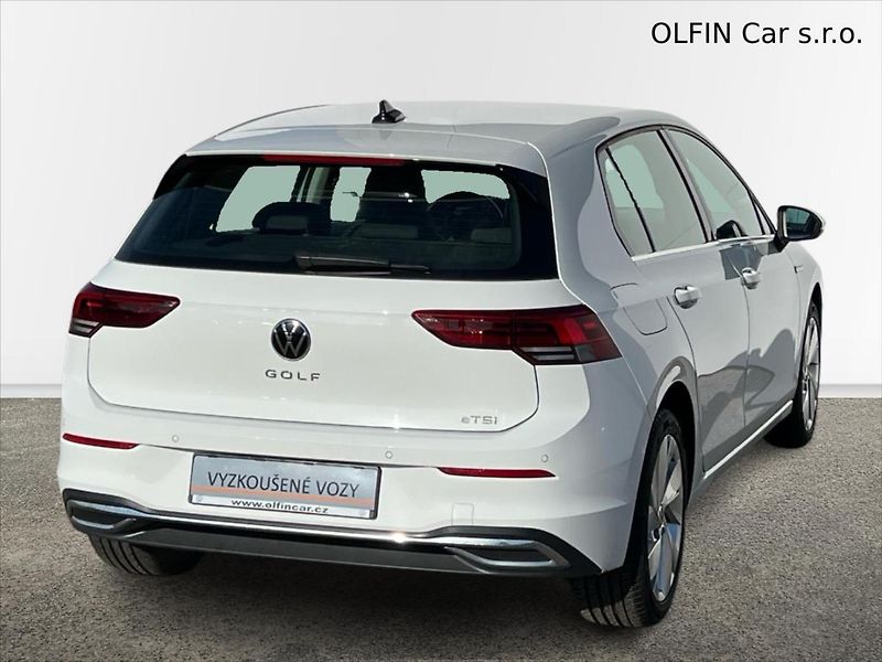 Volkswagen Golf 1,5 e-TSi 96kW 7DSG STYLE  8 - fotka 2 z 24