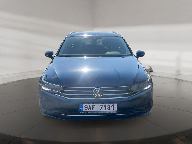 Volkswagen Passat 1,5 TSI Business AT - fotka 2 z 11