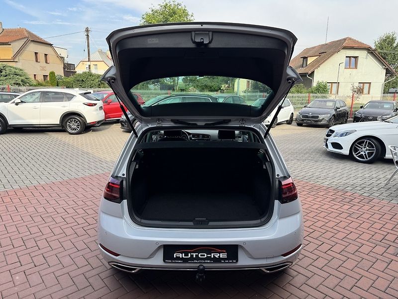 Volkswagen Golf (2017) 1.4TSi HighLine LED Navi Pano - fotka 24 z 50