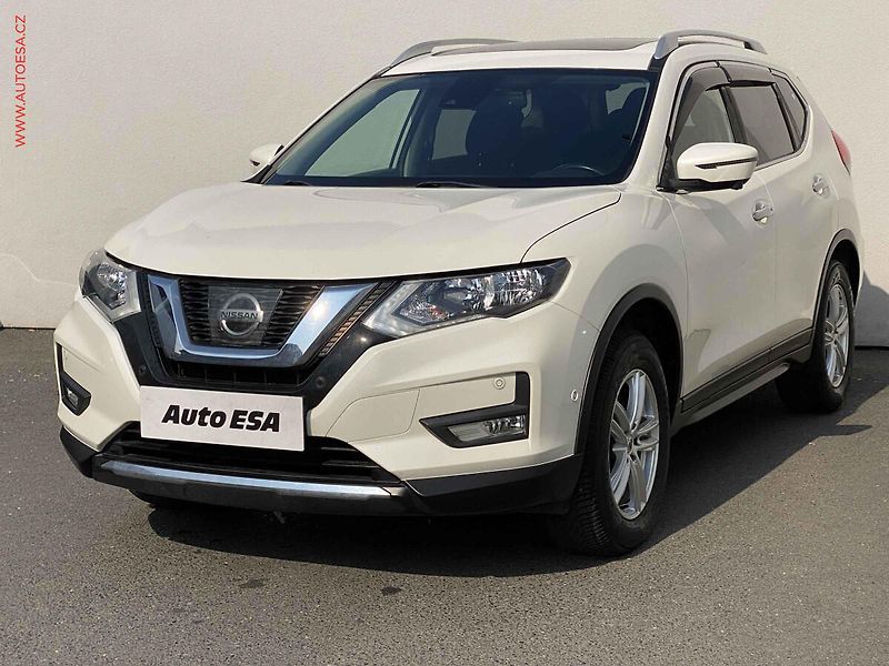 Nissan X-Trail (2018) 1.6 dCi, N-Connecta, panor - fotka 3 z 17