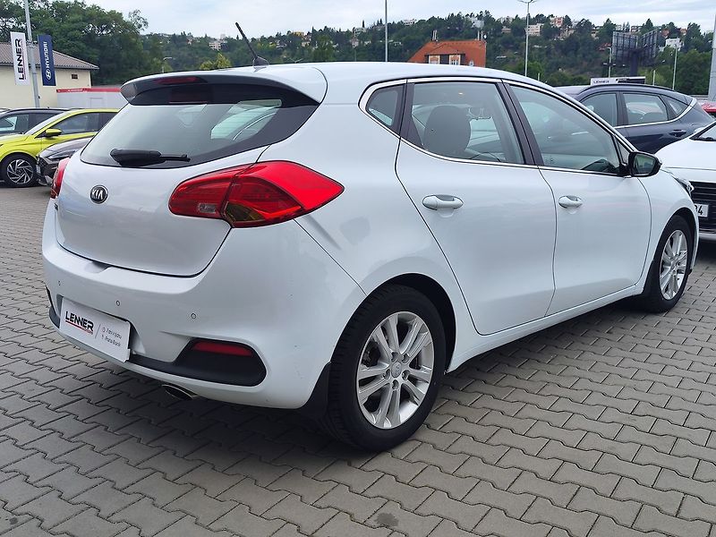 Kia Ceed 1.4 CVVT/73kW servisováno - fotka 5 z 28