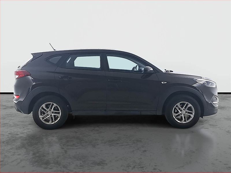 Hyundai Tucson (2016) 1.6 GDI, Park. senzory - fotka 6 z 19