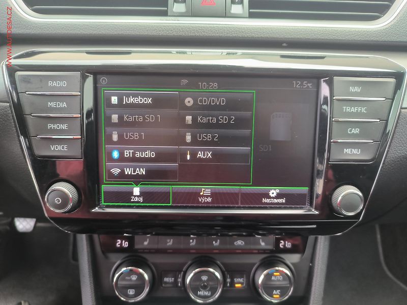 Škoda Superb (2017) 1.4 TSi, Style, bixen, panor - fotka 13 z 23