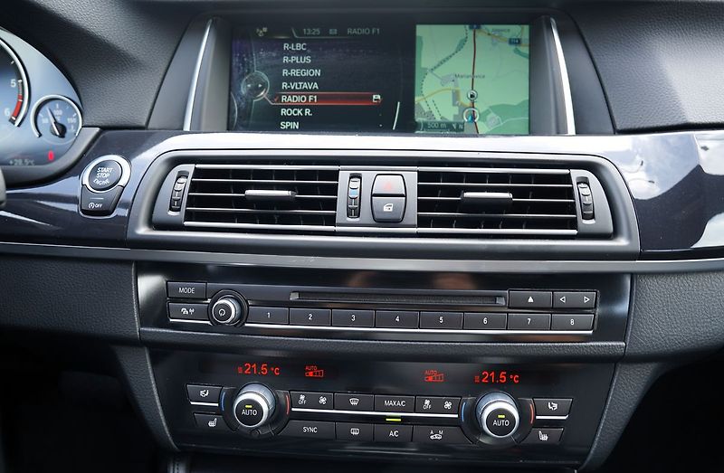 BMW Řada 5 520d xDrive/185 PS/kůže/AT - fotka 28 z 39