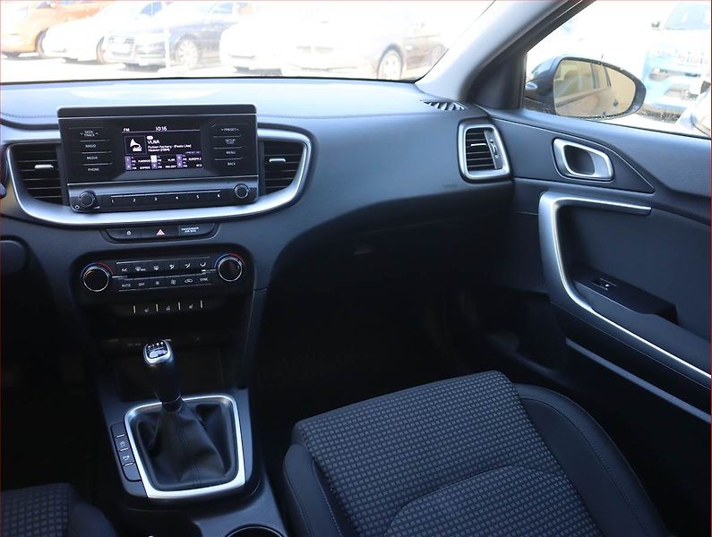 Kia Ceed (2019) 1.6 CRDi, Serv.kniha, Tempomat - fotka 8 z 17