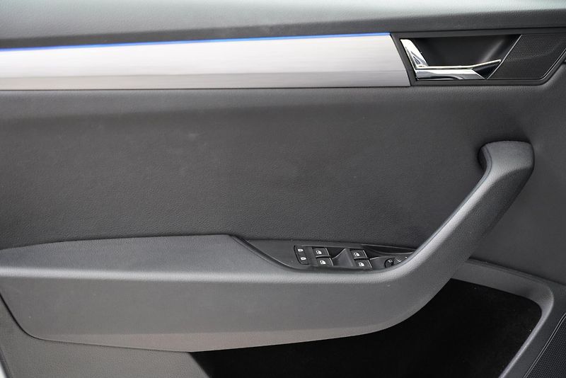 Škoda Superb - fotka 12 z 27
