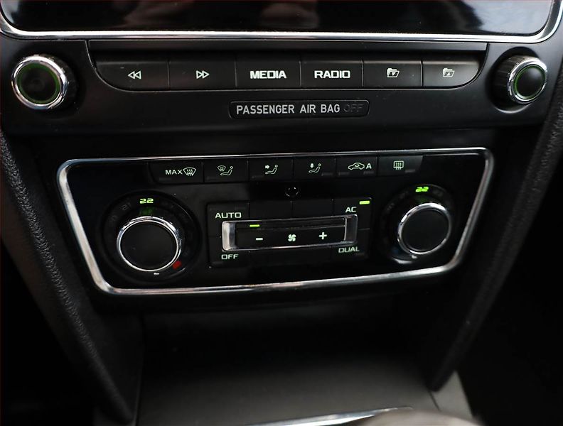 Škoda Superb (2008) 2.0 TDI, po STK, slušný stav - fotka 10 z 16