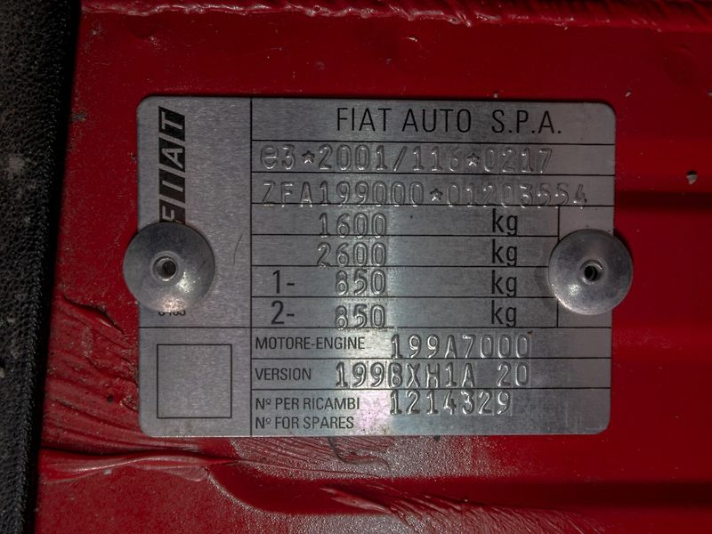 Fiat Grande Punto (2007) 1.4i 2x KOLA – PO SERVISU - fotka 32 z 37