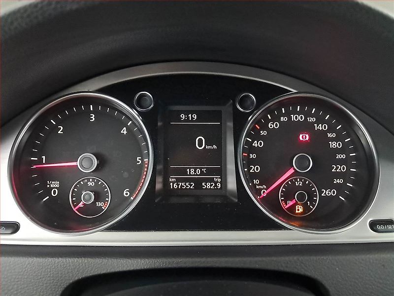 Volkswagen Passat (2011) Highline 2.0 TDI, Xenony - fotka 11 z 16