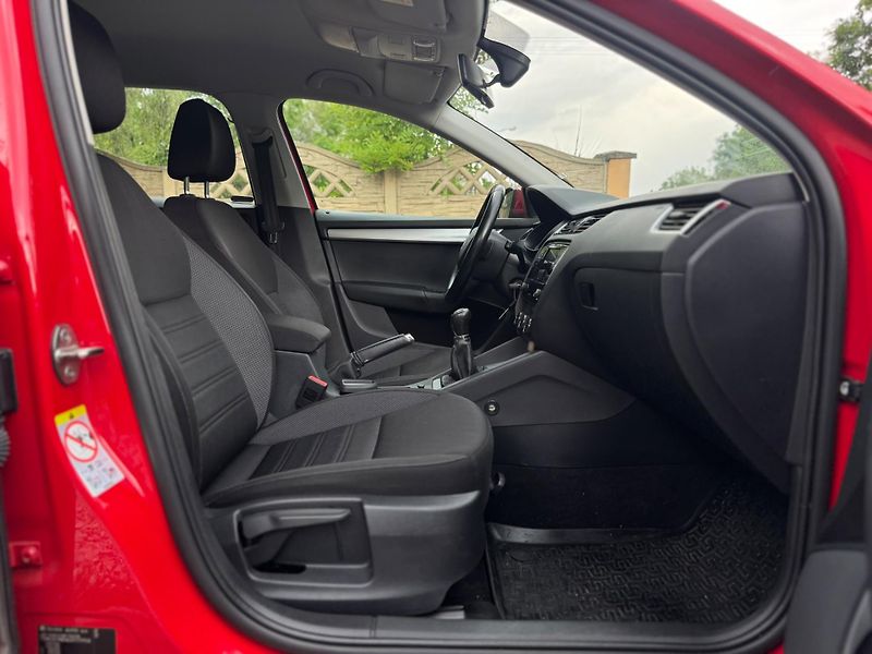 Škoda Octavia 1.6 1.MAJITEL ČR DPH NEBOURÁNO - fotka 20 z 25