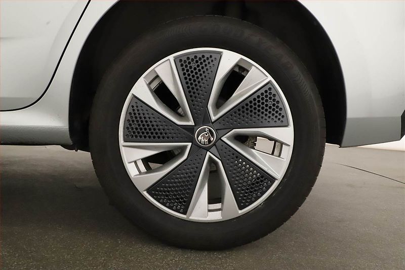 Škoda Kamiq (2024) 1.0 TSI, Drive, FullLed - fotka 12 z 21