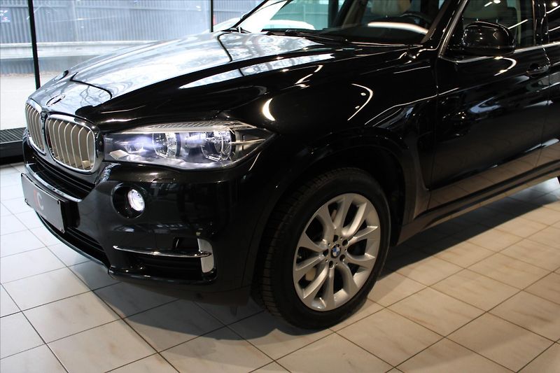 BMW X5 xDrive40d NezTop/HUD/Pano/AdLE - fotka 7 z 32