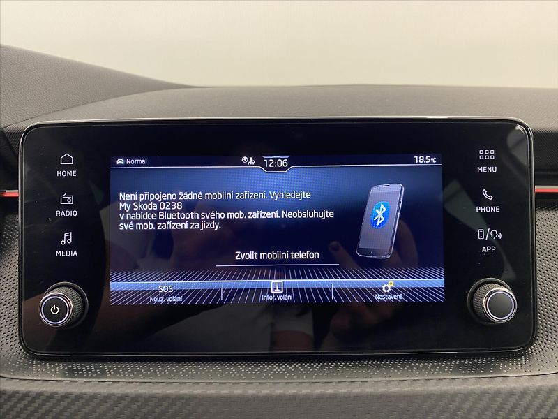 Škoda Scala 1,0 TSI 85kW DSG Monte Carlo - fotka 12 z 27