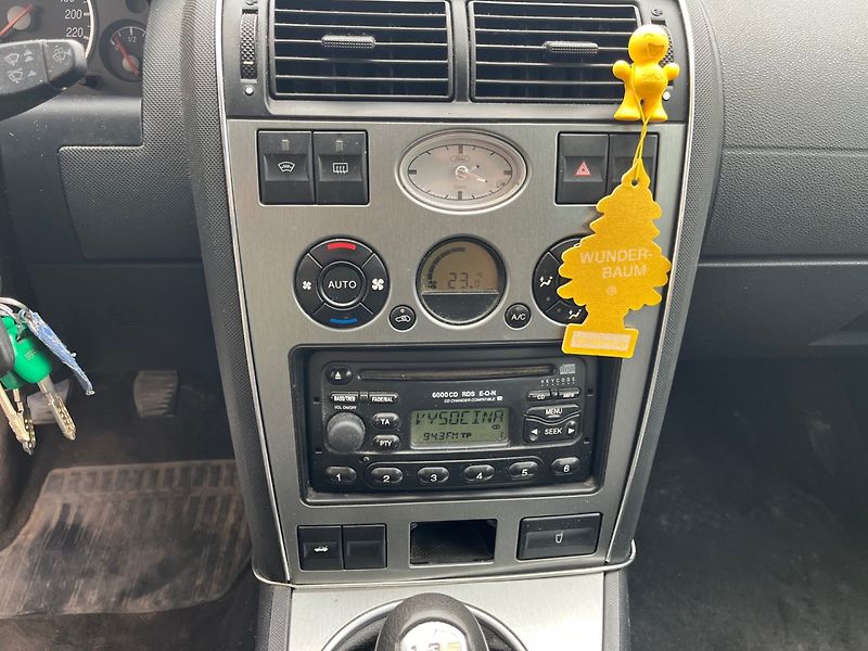 Ford Mondeo (2001) 2.0 i Nová STK - fotka 9 z 15