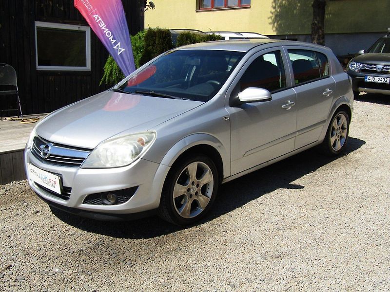 Opel Astra (2007) 1.8 16V AUTOMAT - fotka 1 z 35