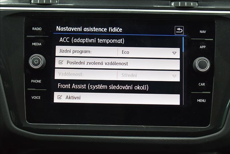 Volkswagen Tiguan 2,0 TDi, virtual,pano,navi, - fotka 29 z 44