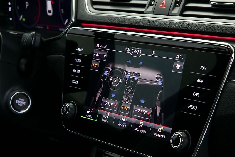 Škoda Superb 2.0TDI 110kW DSG Tažné Webasto - fotka 27 z 37