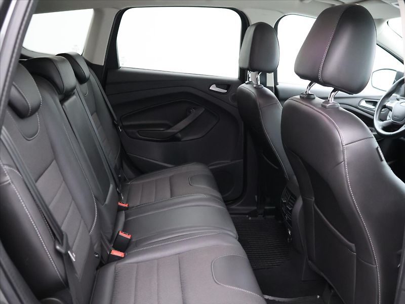 Ford Kuga 1,5 EcoBoost Titanium - fotka 14 z 39