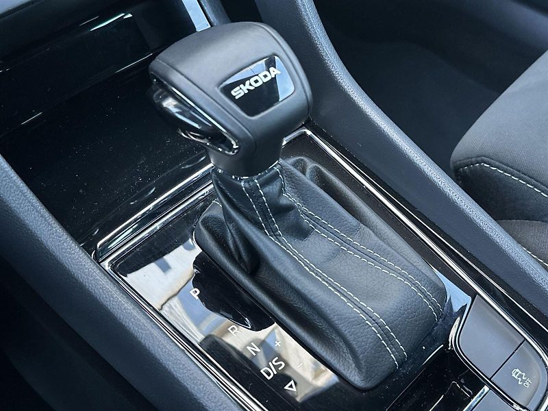 Škoda Karoq (2026) 1.5 TSI DSG Sportline - fotka 16 z 37