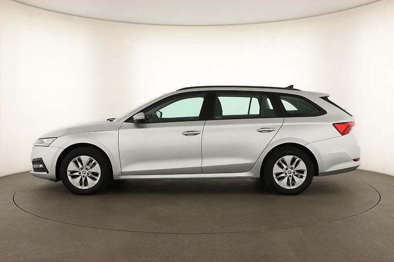 Škoda Octavia (2023) Ambition 2.0 TDI, ČR,1.maj - fotka 3 z 13