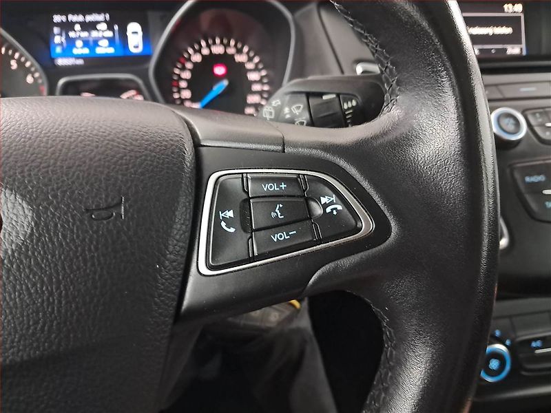 Ford Focus (2017) 1.6 i, Serv.kniha - fotka 17 z 19