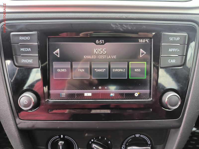 Škoda Rapid (2017) 1.0 TSI, ČR, AC, výhřev sed. - fotka 11 z 18