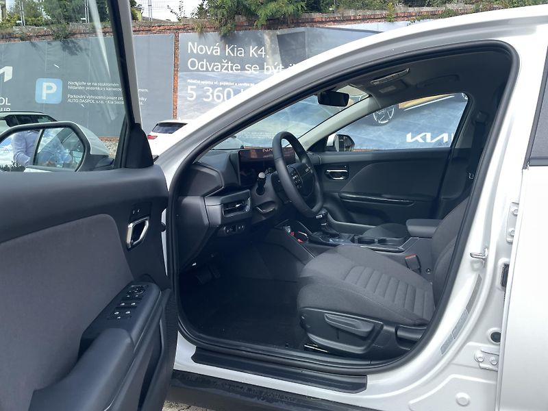 Kia K4 (2026) 1,6T-GDi  EXCLUSIVE 7DCT - fotka 9 z 22
