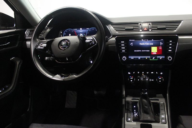 Škoda Superb (2023) 10kW,Tažné,Nez. topení,Matrix - fotka 19 z 30